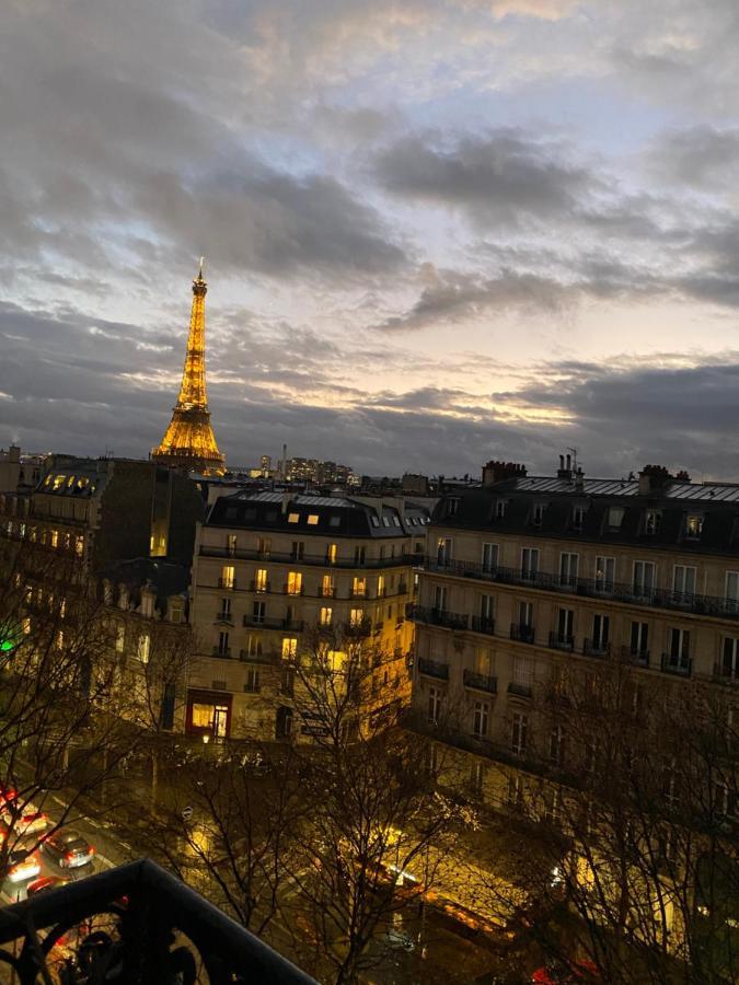 The Eiffel Tower Room Paris Luaran gambar